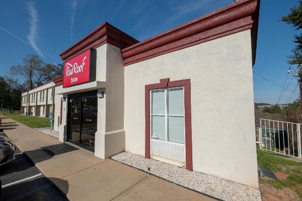 Red Roof Inn Raleigh North-Crabtree Mall/PNC Arena image 1