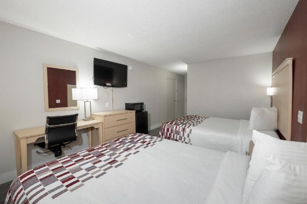 Red Roof Inn Raleigh North-Crabtree Mall/PNC Arena image 17